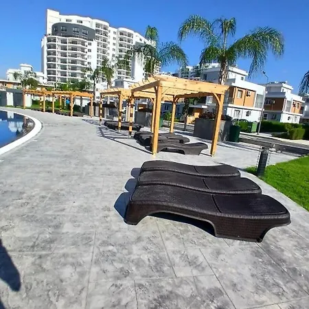 Iskele Long Beach Luxury Penthouse Royalsun Elit Kuzey Kibris Elite Site 21 Noyanlar Yeni Iskele, Iskele, 99850, Kuzey Kibris The Arkin Casino 5 Dk Grand Saphire Casino 5 Dk Merit Royal Gardens 10 Dakika Casino Salamis Casino *