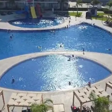 Iskele Long Beach Luxury Penthouse Royalsun Elit Kuzey Kibris Elite Site 21 Noyanlar Yeni Iskele, Iskele, 99850, Kuzey Kibris The Arkin Casino 5 Dk Grand Saphire Casino 5 Dk Merit Royal Gardens 10 Dakika Casino Salamis Casino Píla