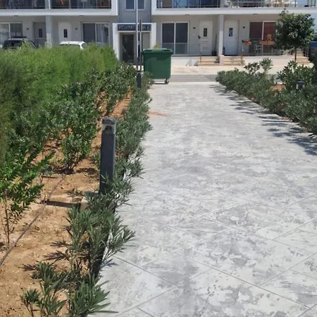 Iskele Long Beach Luxury Penthouse Royalsun Elit Kuzey Kibris Elite Site 21 Noyanlar Yeni Iskele, Iskele, 99850, Kuzey Kibris The Arkin Casino 5 Dk Grand Saphire Casino 5 Dk Merit Royal Gardens 10 Dakika Casino Salamis Casino Apartman